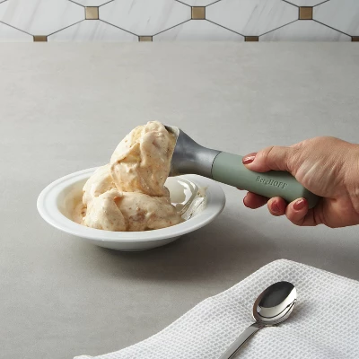 BergHOFF Balance Aluminum 7.25in Ice Cream Scoop, Green 5 BergHOFF Balance Aluminum 7.25in Ice Cream Scoop, Green - Image 3
