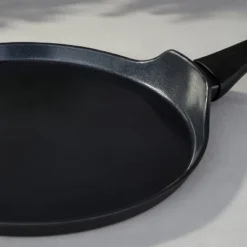 BergHOFF Helix Nonstick Ceramic Pancake Pan 11", Recycled Aluminum, Black -BergHOFF Store GUEST 4b3e55c0 21da 484e b845 b6b7413245b8
