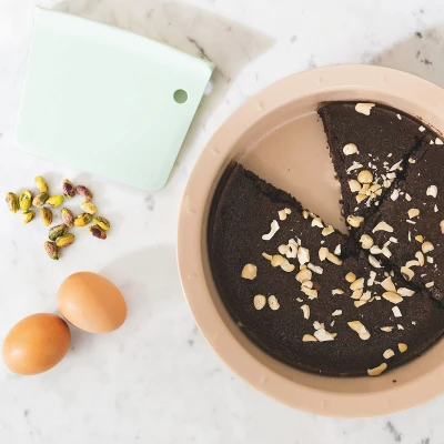 BergHOFF Leo Non-stick Carbon Steel Cake Pan 8.75 Inches, Round, Pink 4 BergHOFF Leo Non-stick Carbon Steel Cake Pan 8.75 Inches, Round, Pink - Image 2