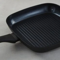 BergHOFF Helix Nonstick Ceramic Grill Pan 10.25", Recycled Aluminum, Black -BergHOFF Store GUEST 60a58e80 01f7 4967 b3c8 157a38b9594b