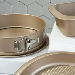 BergHOFF Balance Non-stick Carbon Steel Springform Pan -BergHOFF Store GUEST 8054fb75 22c5 4374 b7fe 81a1d54d0900