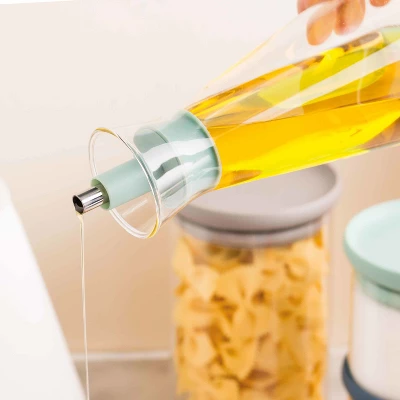 BergHOFF LEO Glass Oil Dispenser 0.57 Qt., Air-tight Lid, Drip-free Spout 3 BergHOFF LEO Glass Oil Dispenser 0.57 Qt., Air-tight Lid, Drip-free Spout