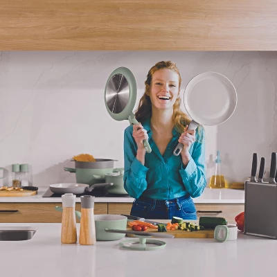 BergHOFF Balance Non-stick Ceramic Pancake Pan 10.25", Recycled Aluminum 4 BergHOFF Balance Non-stick Ceramic Pancake Pan 10.25", Recycled Aluminum - Image 2