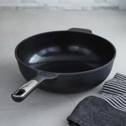 BergHOFF Phantom Nonstick Ceramic Wok Pan, Recycled Cast Aluminum -BergHOFF Store GUEST f0817c74 938e 48cc 805f d76b2635036a